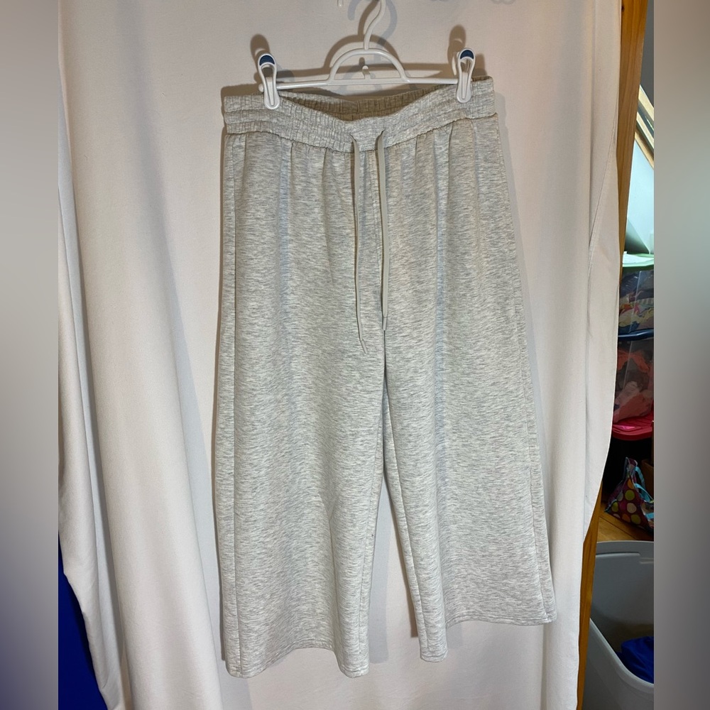 Yogalicious scuba Lanston capri pant, size XL